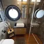 Stilvolles Hausboot Enjoy Woma D13 Botel Furstenberg-Havel