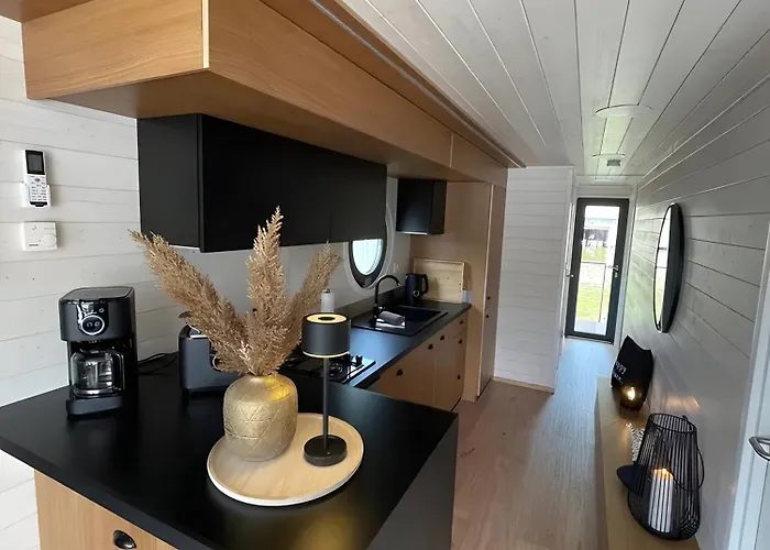 بوتيل Stilvolles Hausboot Enjoy Woma D13 Fürstenberg-Havel