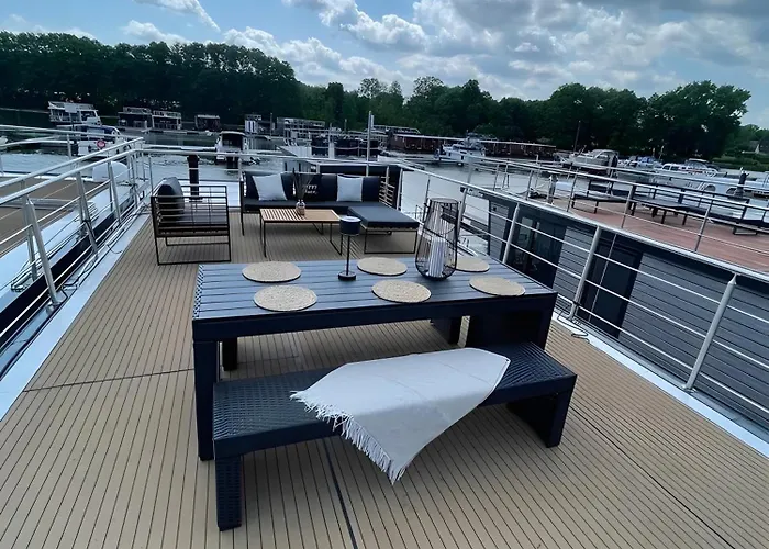 Stilvolles Hausboot Enjoy Woma D13 بوتيل Fürstenberg-Havel